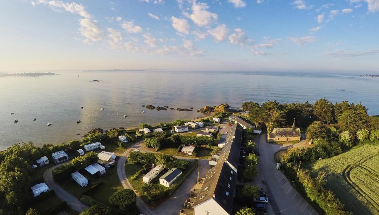 Village De Cromenach Ambon Екстериор снимка